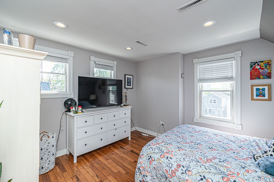 Upstairs bedroom 2 - 2526 N Rockwell St