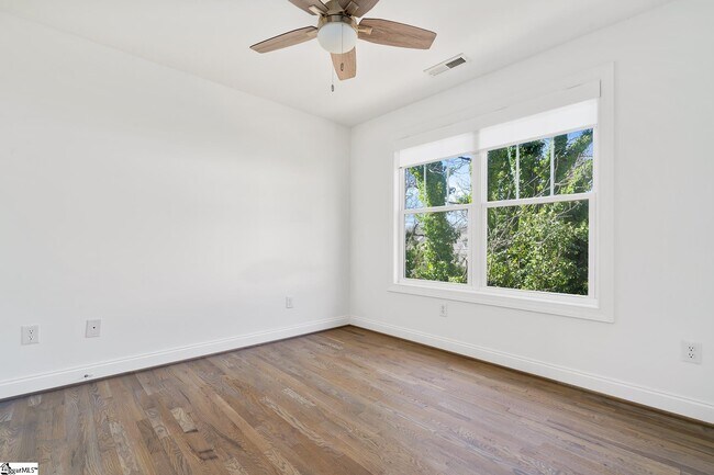 Building Photo - 309 Echols St