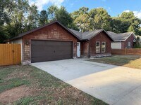 Building Photo - 1407 Crescent Bentonville Crescent