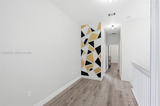 Building Photo - 15411 SW 9th Way