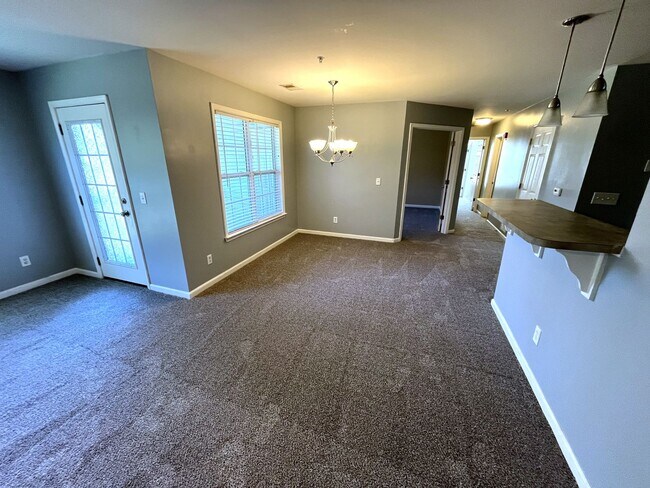 Building Photo - 4702 Pennoak Ln