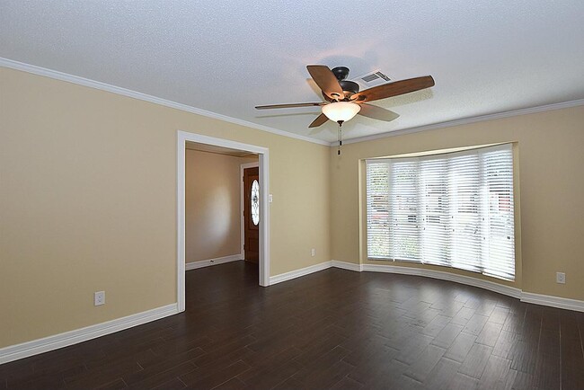 Building Photo - 2410 Del Norte St