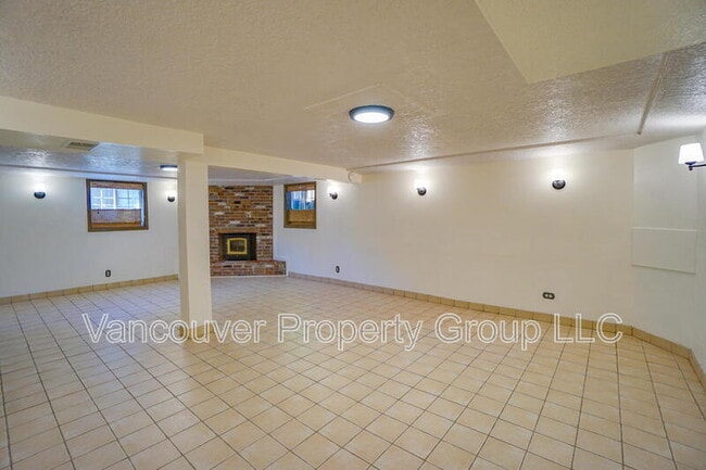 Building Photo - 2814 H St
