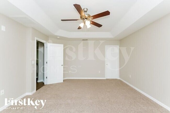 Building Photo - 7261 Somerset Pond Dr