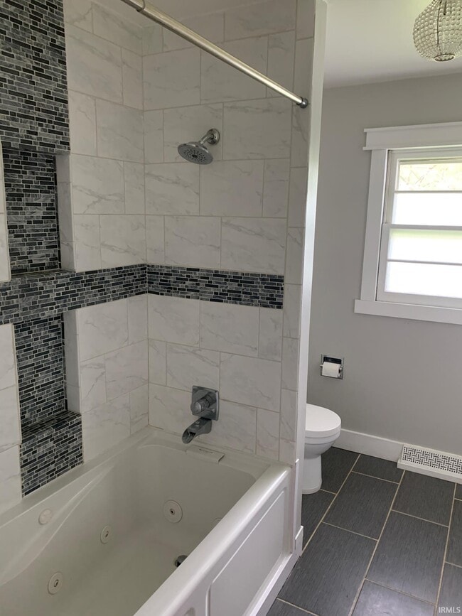 Building Photo - 912 Princess Dr