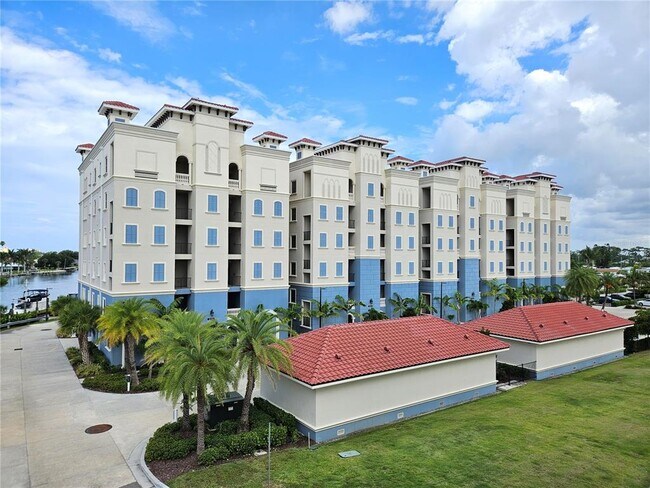 Building Photo - 503 S Tamiami Trl