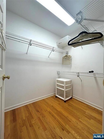 Building Photo - 302 Grand Ridge Dr