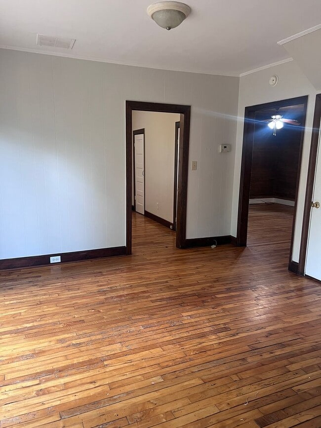 Building Photo - Unique 3 bedroom, 2 bathroom home for rent...