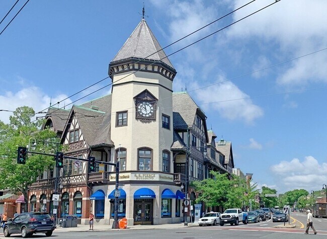 Building Photo - Five Winchester St