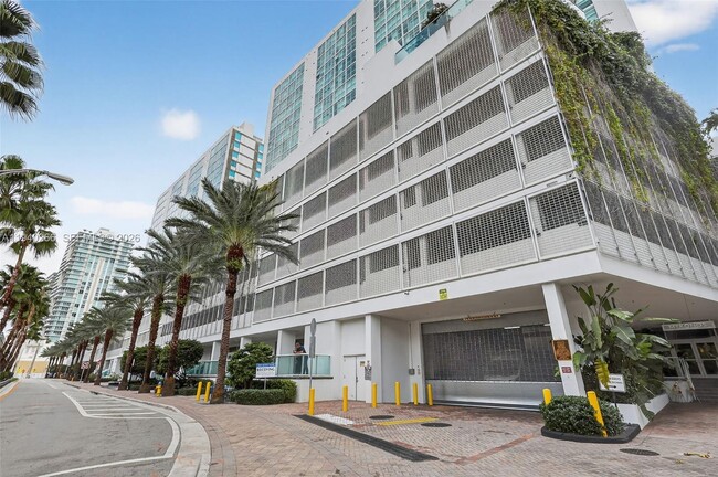 Building Photo - 400 Sunny Isles Blvd