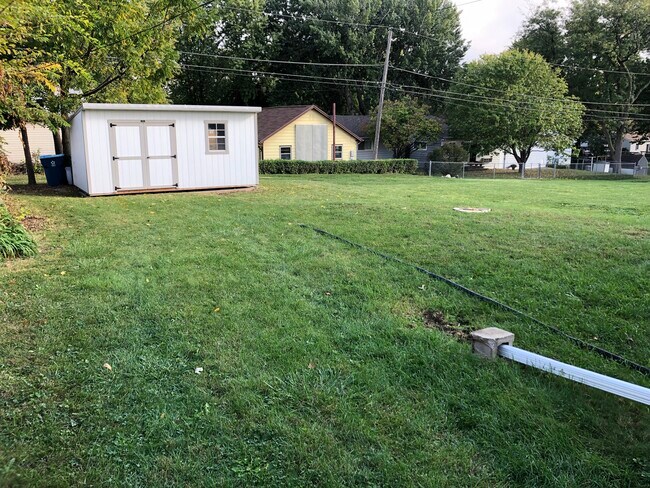 Building Photo - 1607 Plymouth Ave