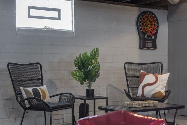 Building Photo - 4040 W 158th St