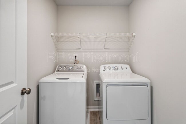 Building Photo - 1604 Halbrook Pl SW