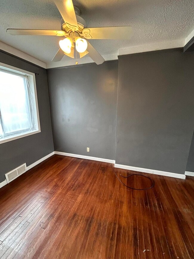 Building Photo - 3463 Ewald Cir