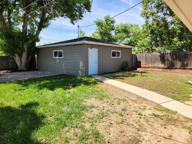 Building Photo - 5520 E Thrill Pl