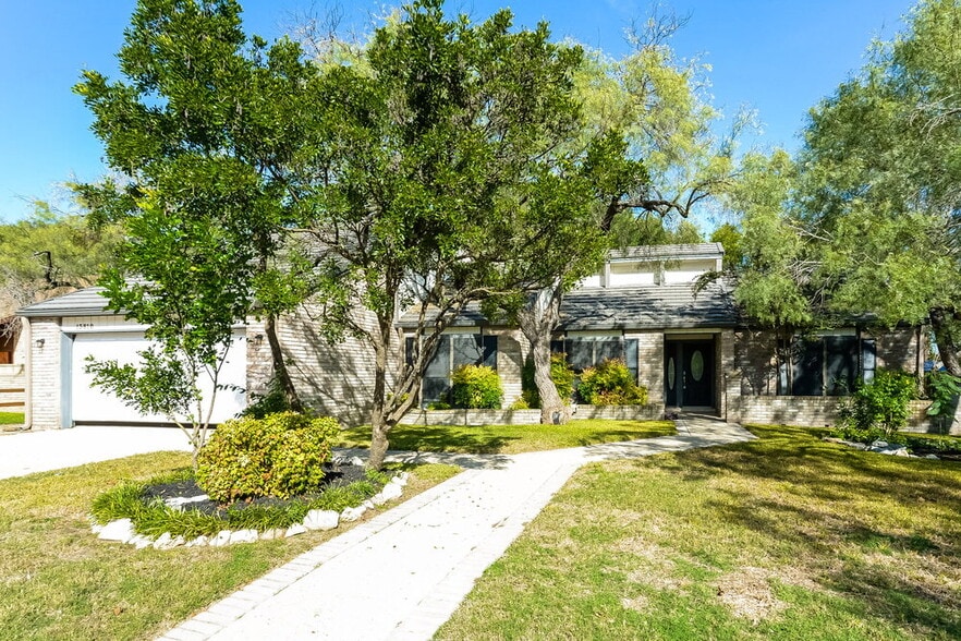 Primary Photo - 13810 Hunters Hawk