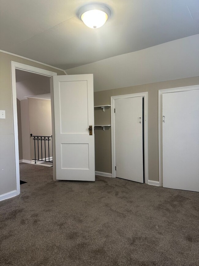 Building Photo - 4 Bedroom 3 Full Bathroom Home for Rent in...