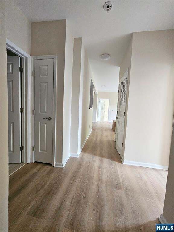 Building Photo - 1109 Tenakill Park W