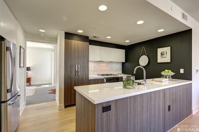 Building Photo - 1080 Sutter St