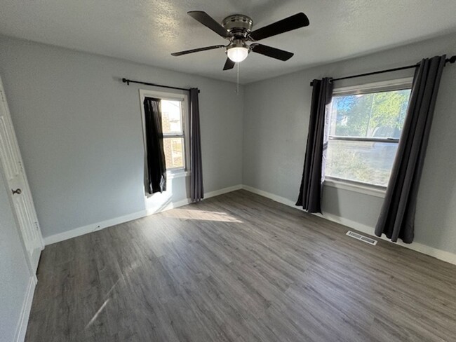 Building Photo - Close to Tinker, completely remodeled 3 be...