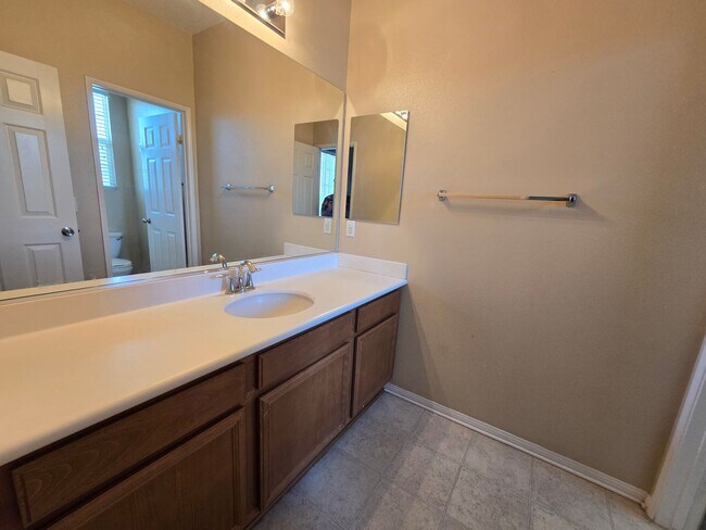 Building Photo - 1116 Witherill Pl