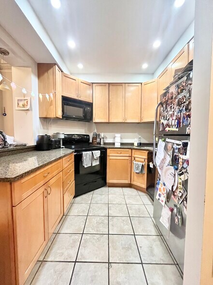 Building Photo - 42 Fenway