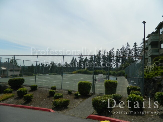 Building Photo - 2BR Bremerton Condo, Incl W/S/G