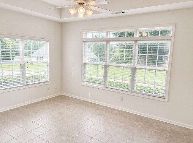 Building Photo - 1364 Orchard Cir