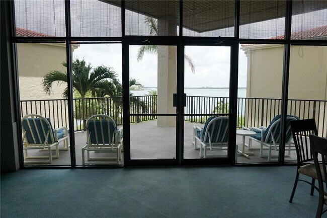 Building Photo - 6322 Palma Del Mar Blvd S