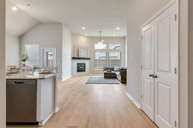 Building Photo - 5513 Deer Run Dr