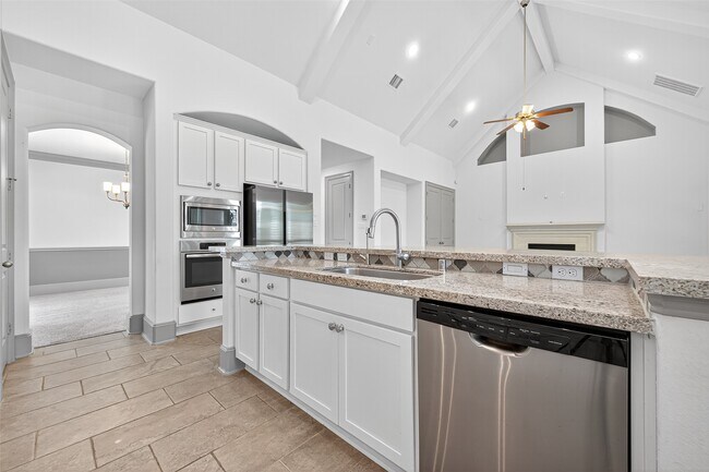 Building Photo - 9702 Lauren Briar Ln