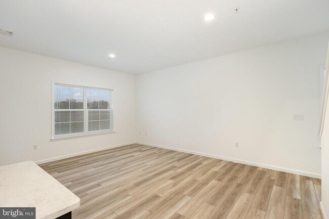 Building Photo - 7841 Briarwood Dr