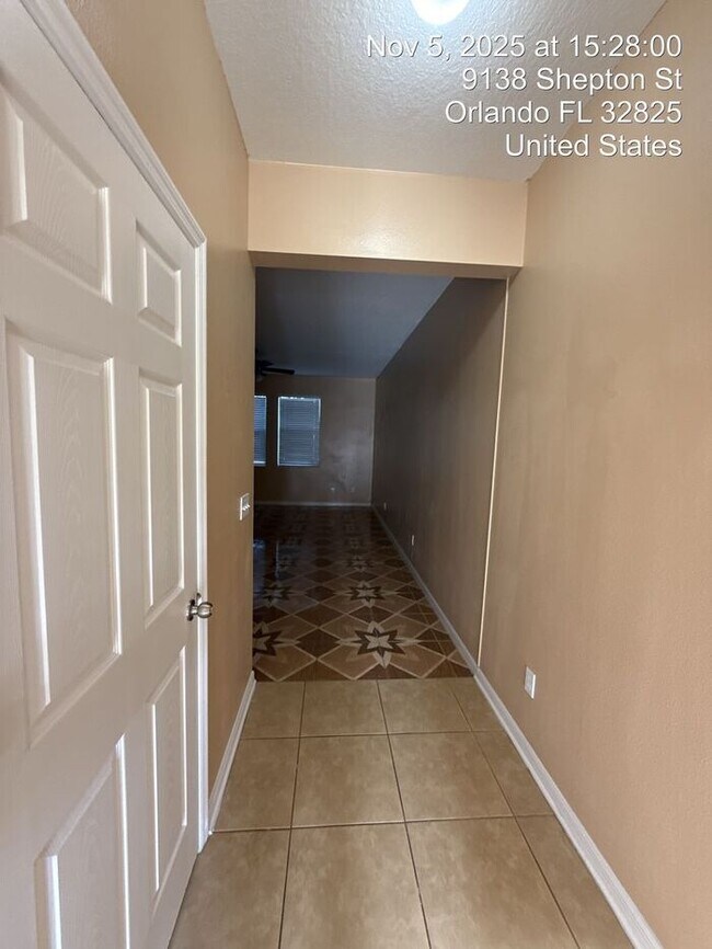 Building Photo - Beautiful Spacious 3 bed 2.5 bath Home in ...