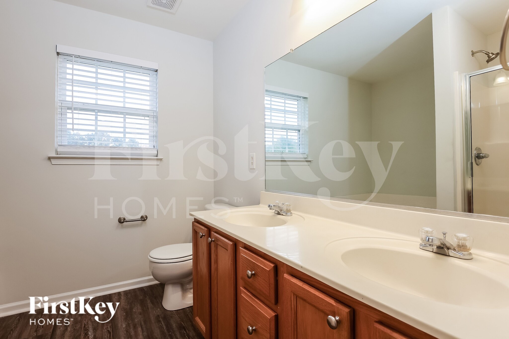 Building Photo - 3357 Middlesboro Ave