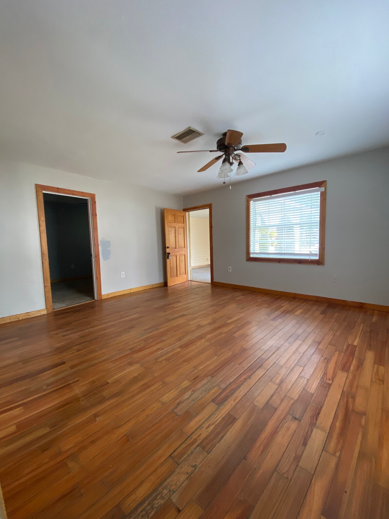 Living room - 4911 23RD ST W, #A