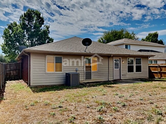 Building Photo - 9109 King Ranch Dr