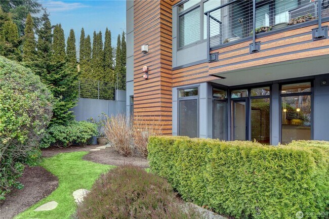 Building Photo - 2Bd/2Ba Kirkland Condo