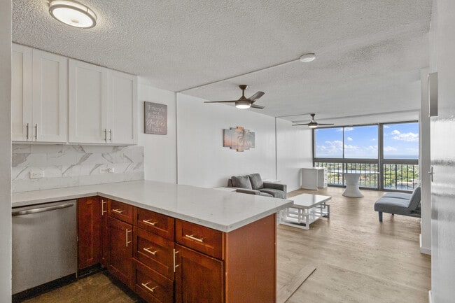 Primary Photo - 4300 Waialae Ave
