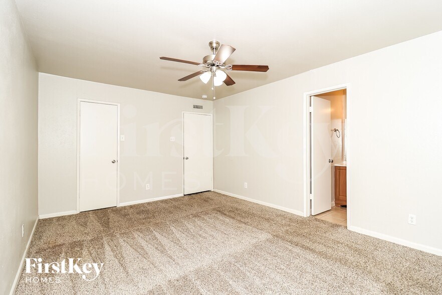 Building Photo - 2918 Rayswood Dr