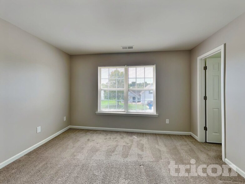 Building Photo - 703 Carly Court