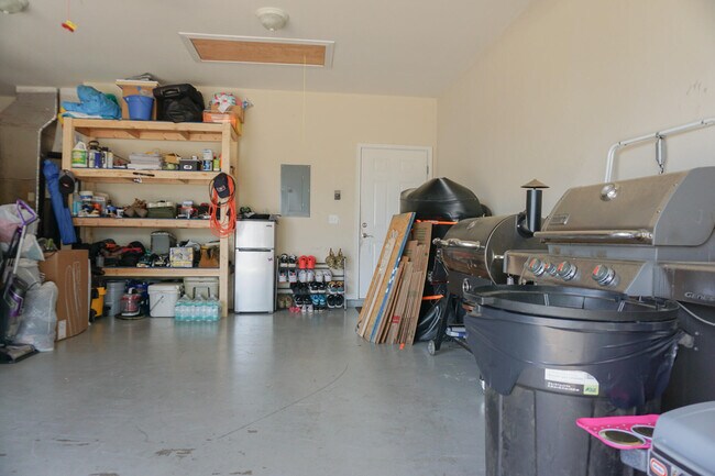Building Photo - 212 Ladue Ave