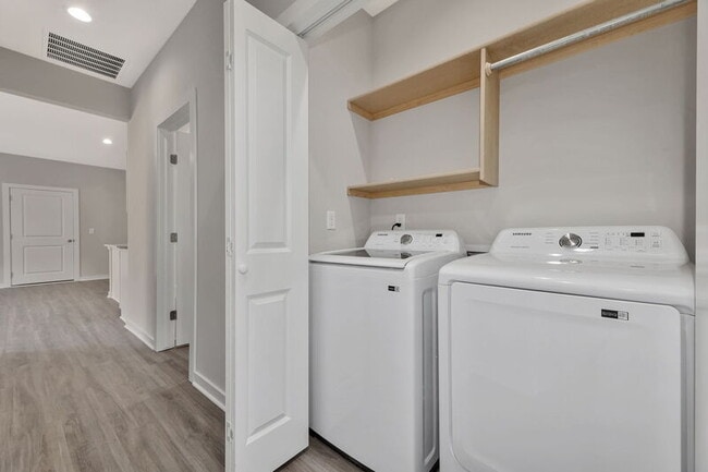 Building Photo - 13432 W Haskell Ct