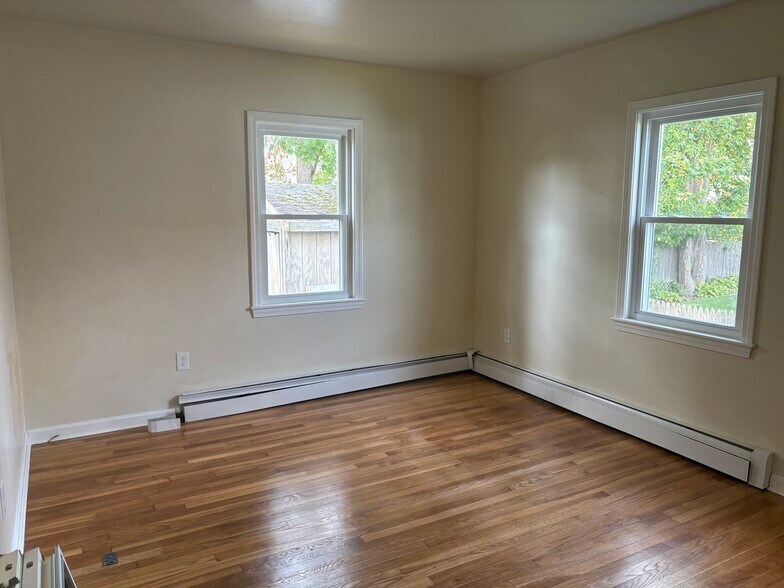 Bedroom 2 - 137 Worcester Ave