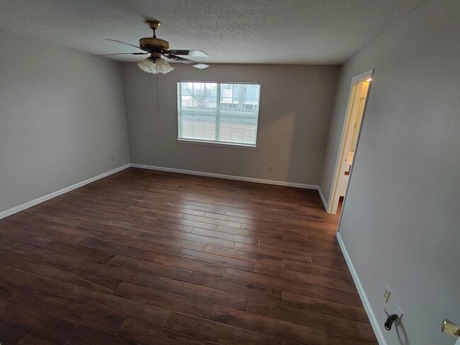 Building Photo - 1347 Lawndale Rd