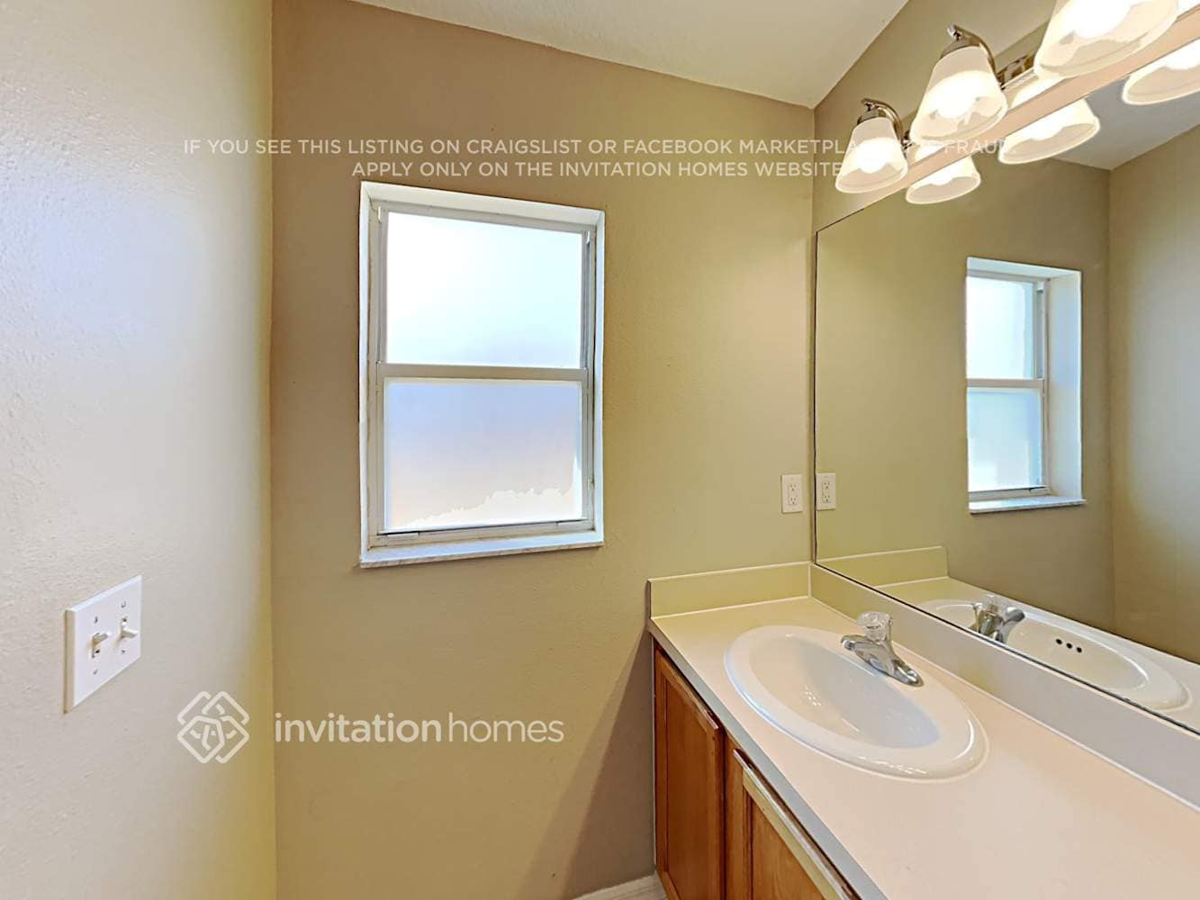 Building Photo - 2341 Hamlet Cir