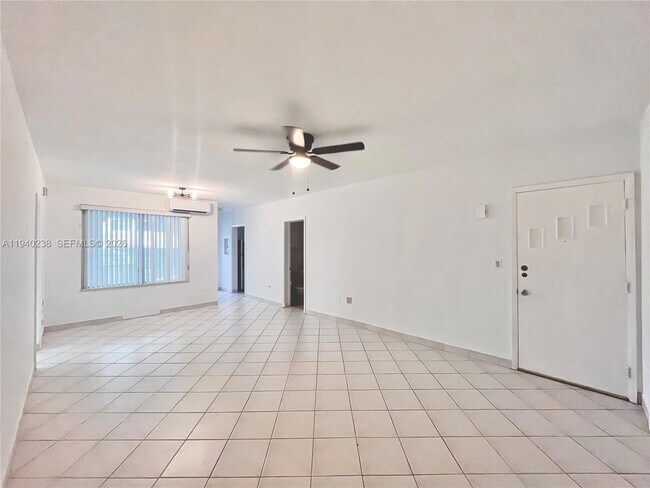 Building Photo - 10178 Collins Ave