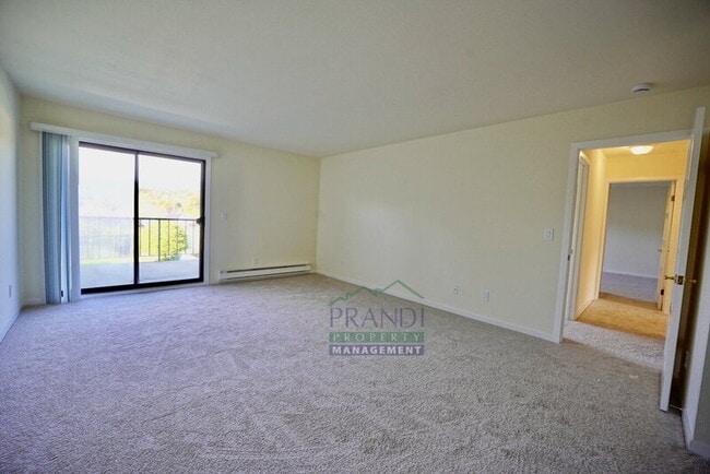 Building Photo - 16 Greenwood Bay Dr