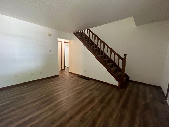 Building Photo - 519-E S Silverwood Lane