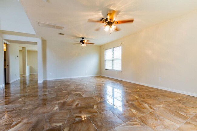 Building Photo - 219 Cottontail Dr