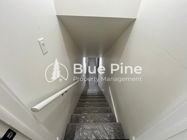 Building Photo - 3095 Disney Dr